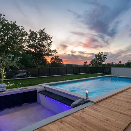 Amazing In With Sauna 度假居 Kršan