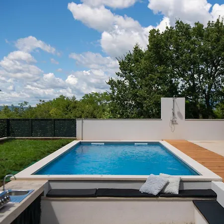 度假居 Amazing In With Sauna Kršan