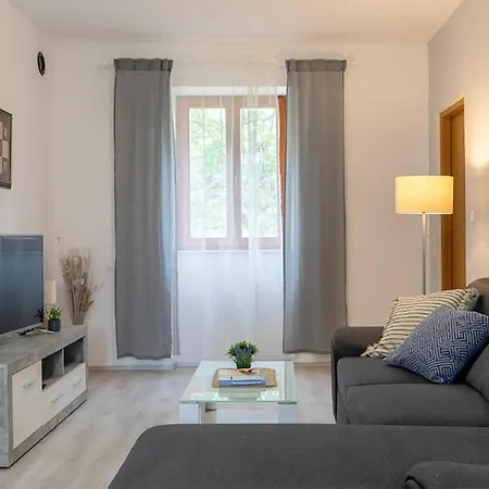 Holiday home Amazing In With Sauna Pula